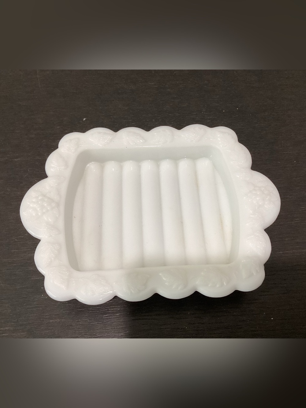 Vtg. 1940s Westmoreland white milk glass soap dish, Mid-Century pattern